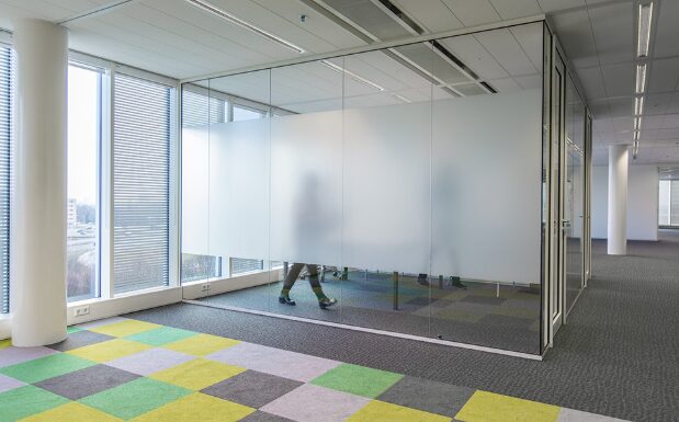 window-graphics-in-london:-stylish-frosted-designs-for-privacy-and-branding